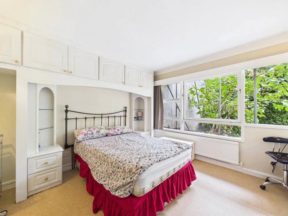 Coleridge Court, Parkleys, TW10, photo 4