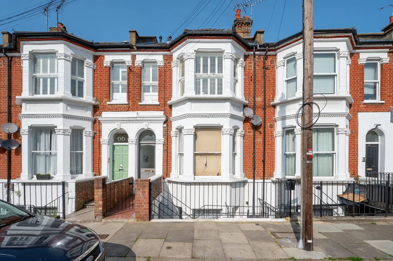 1 bed flat to rent — 64a Hadyn Park Road, London