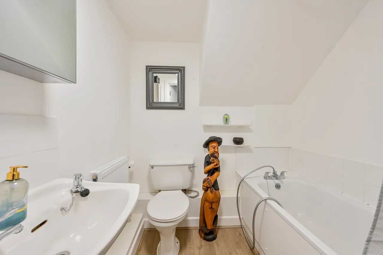 64a Hadyn Park Road, London, photo 6