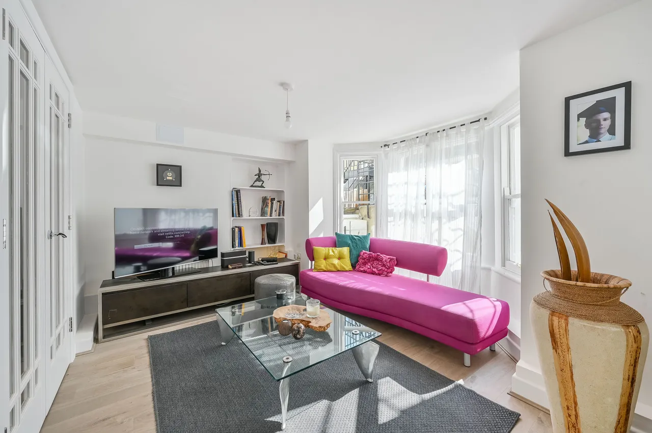 64a Hadyn Park Road, London, photo 2