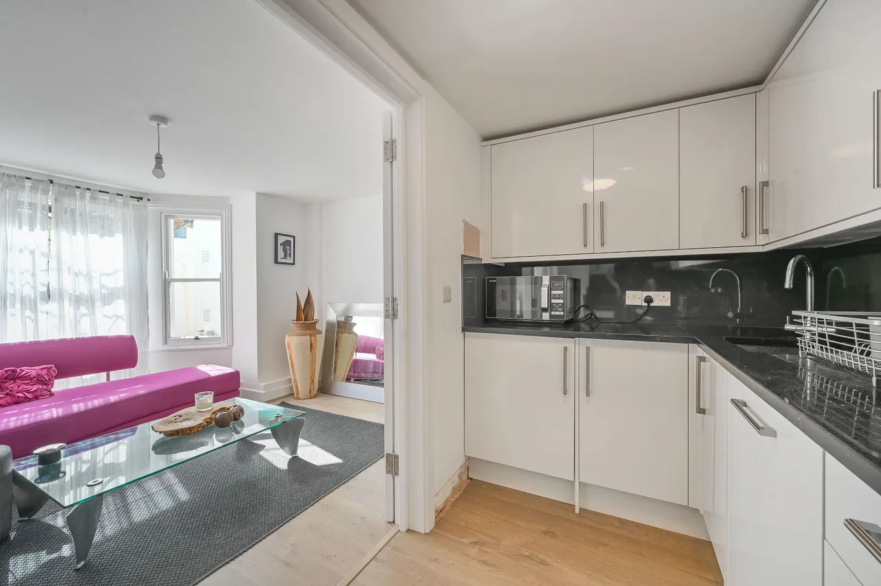 64a Hadyn Park Road, London, photo 5