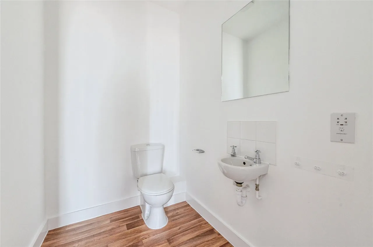 St. Chads Road, Tilbury, Essex, RM18, photo 6