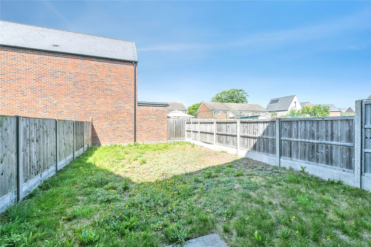 St. Chads Road, Tilbury, Essex, RM18, photo 18