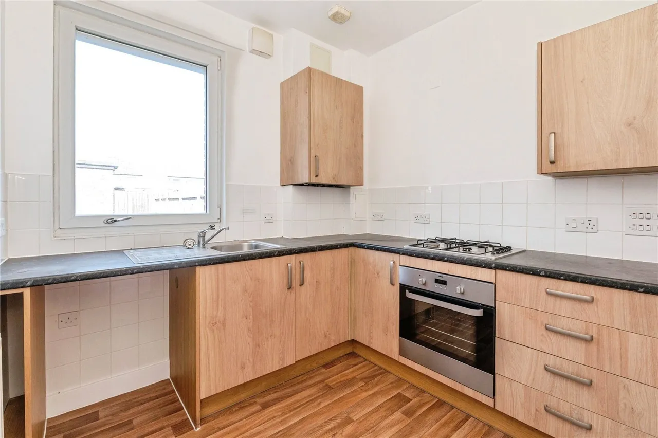 St. Chads Road, Tilbury, Essex, RM18, photo 2