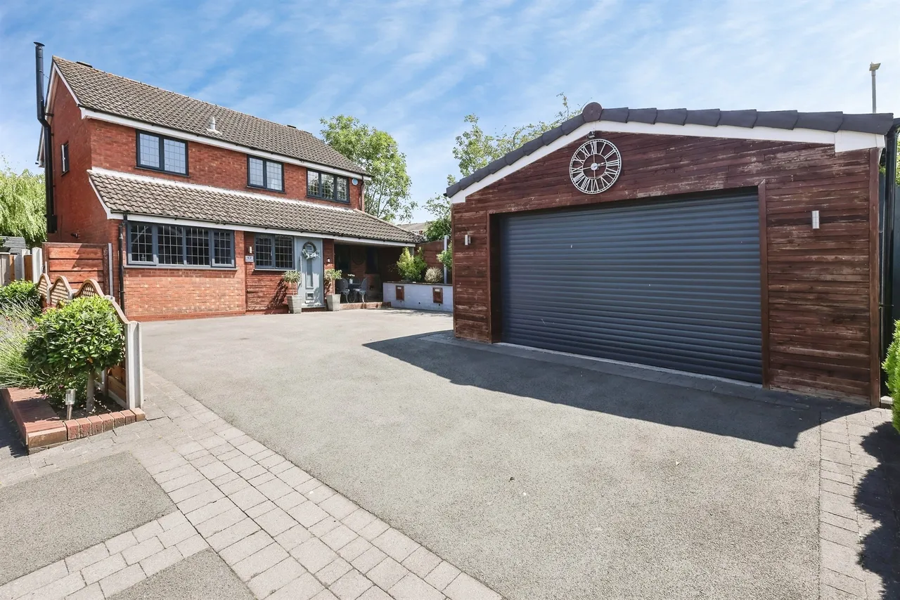 4 bed house for sale — Borrowdale Close, 'lakeside', Brierley Hill