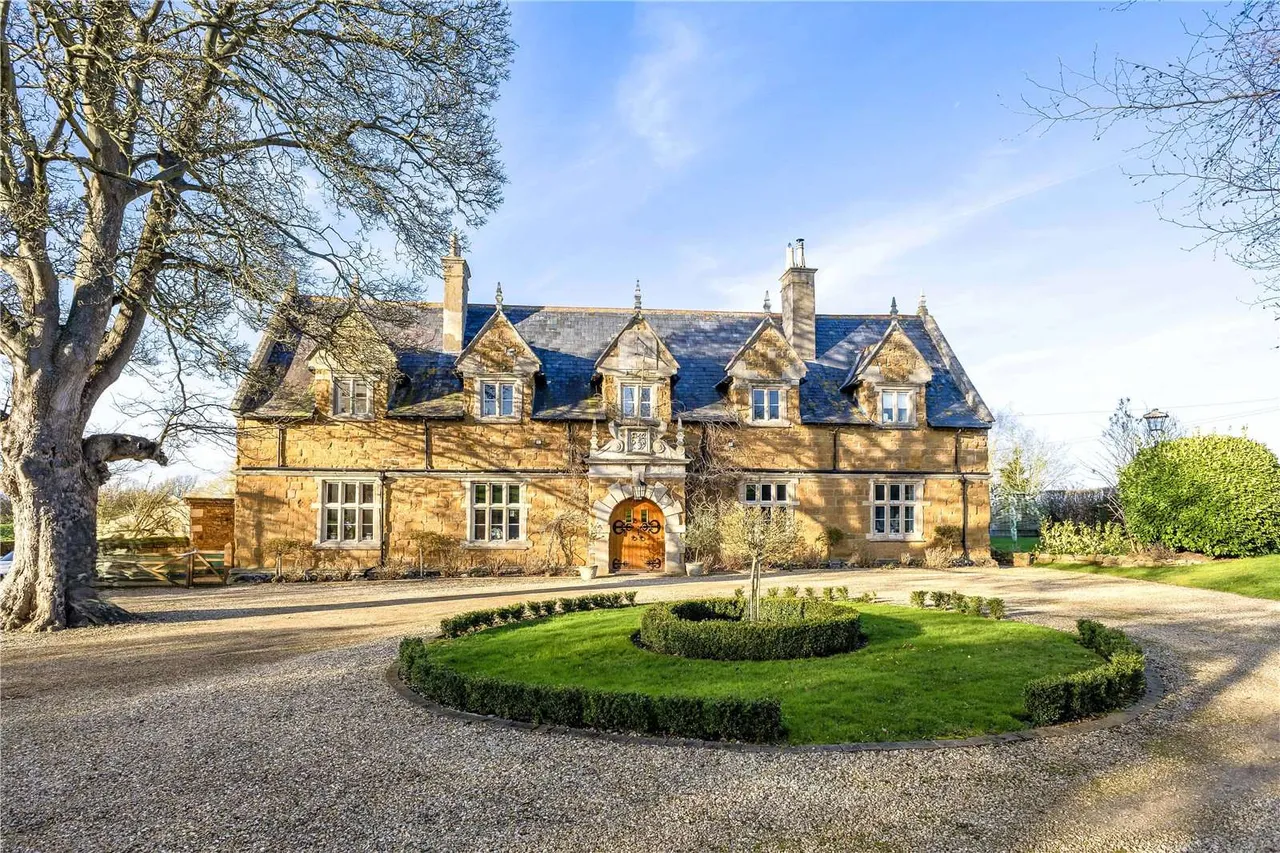 5 bed house for sale — The Manor, Kirby Bellars, Melton Mowbray, Leicestershire, LE14 2DU