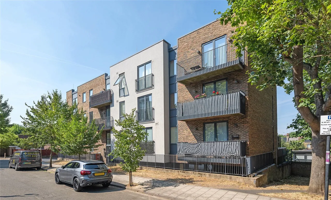 2 bed flat for sale — Gideon Road, Battersea, SW11