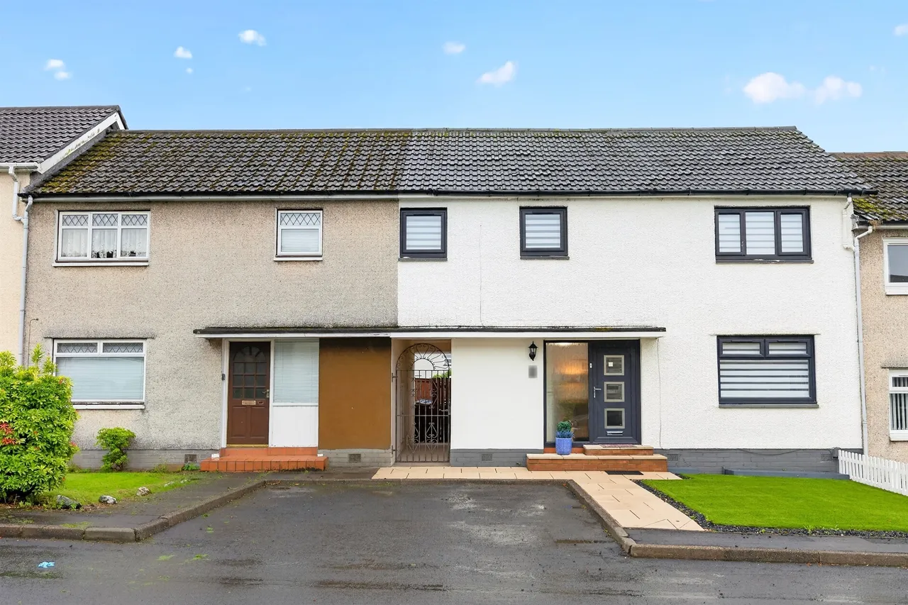 3 bed house for sale — Heron Place, Johnstone