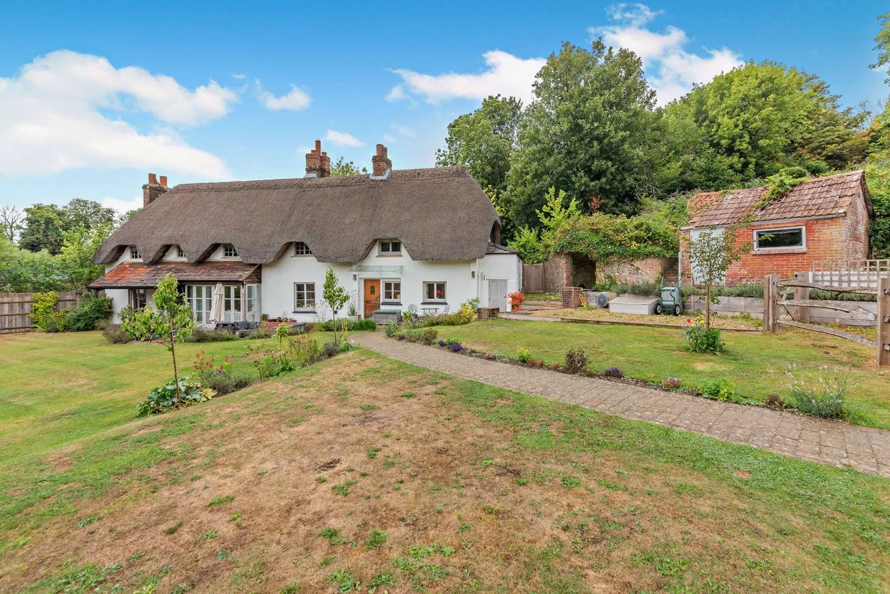 5 bed house for sale, Leckford, Stockbridge, SO20