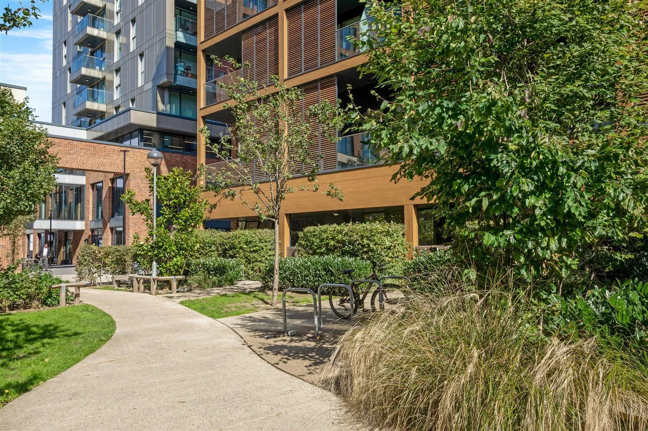 Barry Blandford Way, Bow, E3, photo 9