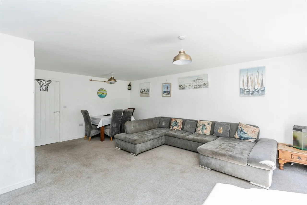 Battenberg Close, Romsey, SO51, photo 3