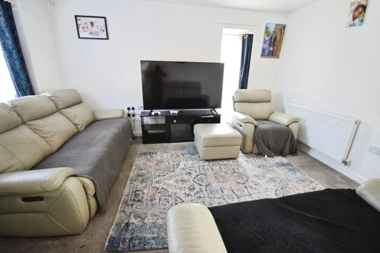 3 bed house to rent — New Bernard Street, Hanley