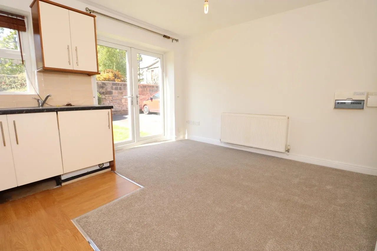 Rialto Court, Rodley, LS13, photo 4