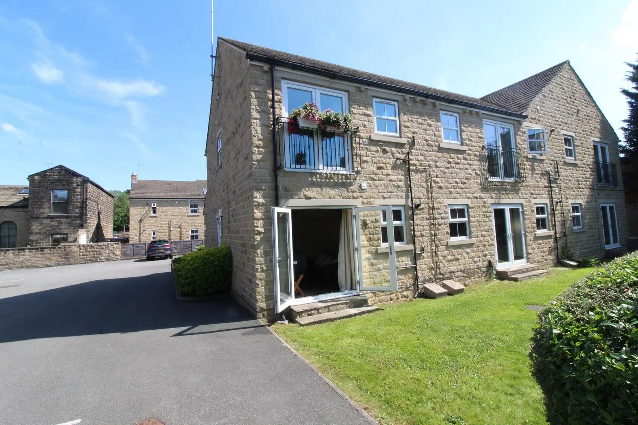 Rialto Court, Rodley, LS13, photo 8