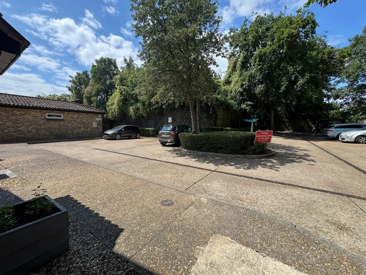 Kimbolton Court, Peterborough, photo 2