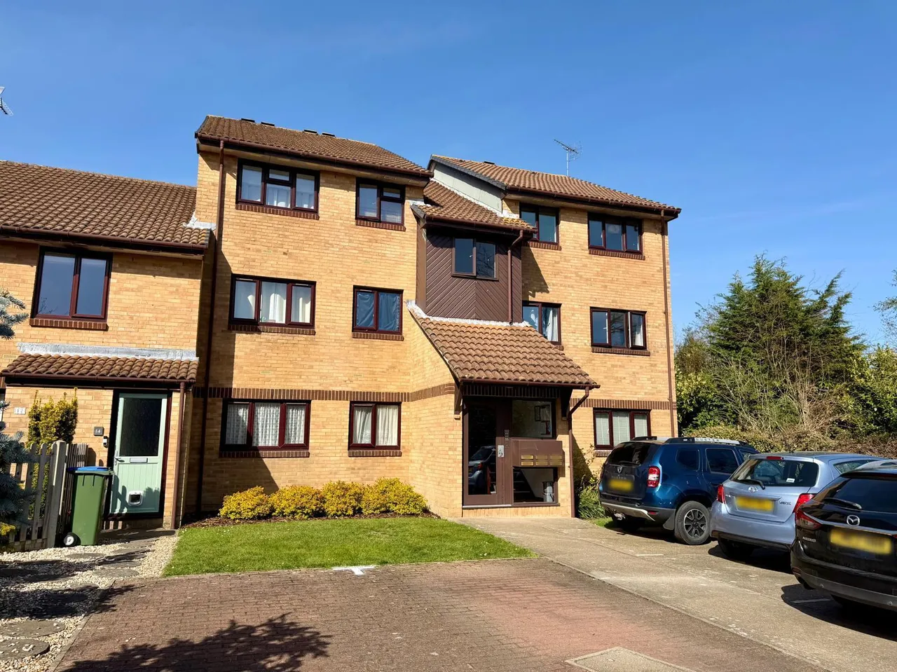 2 bed flat for sale — Manor Fields, Horsham