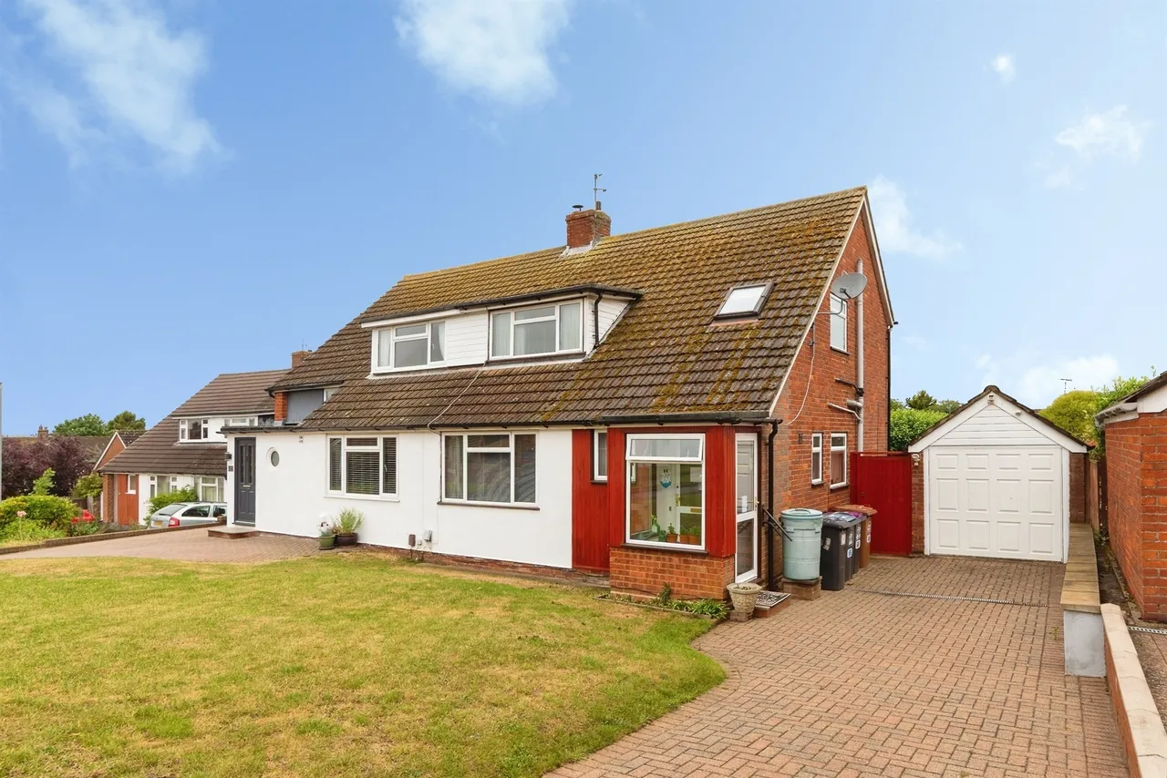 3 bed house for sale — Mandeville Road, Hertford