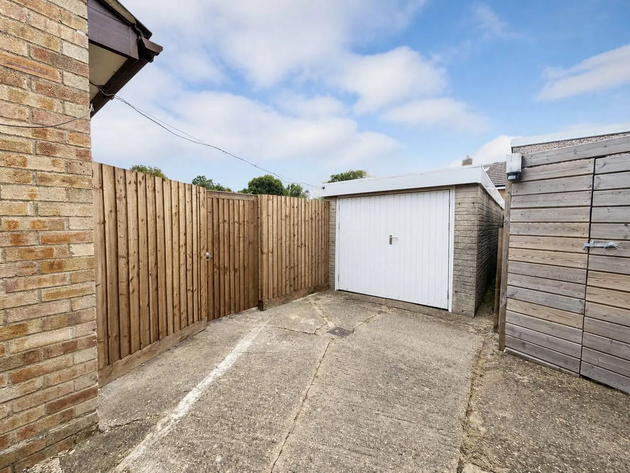 Willow Crescent, Great Houghton, Northampton, NN4 7AP, photo 16