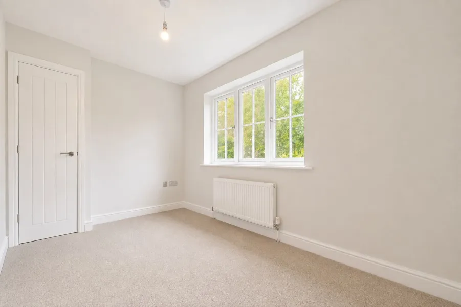 St Thomas Close, Chilworth, GU4, photo 8