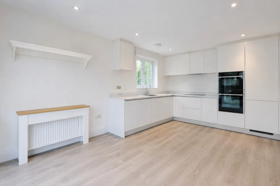 St Thomas Close, Chilworth, GU4, photo 3