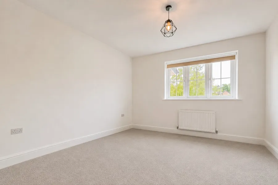 St Thomas Close, Chilworth, GU4, photo 6