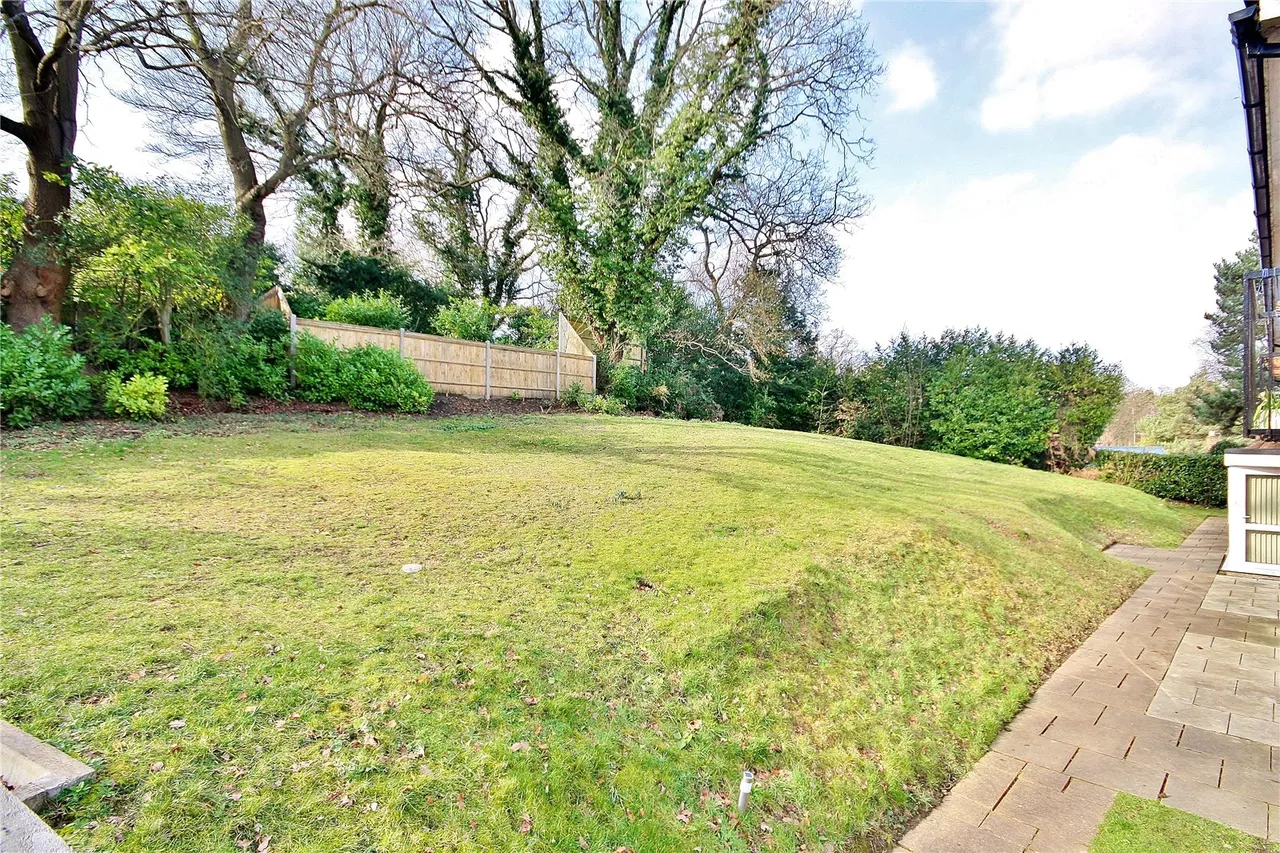 Apple Trees Place, Woking, GU22, photo 10