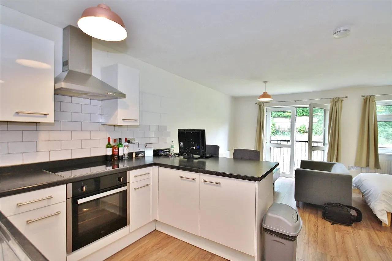 Apple Trees Place, Woking, GU22, photo 3