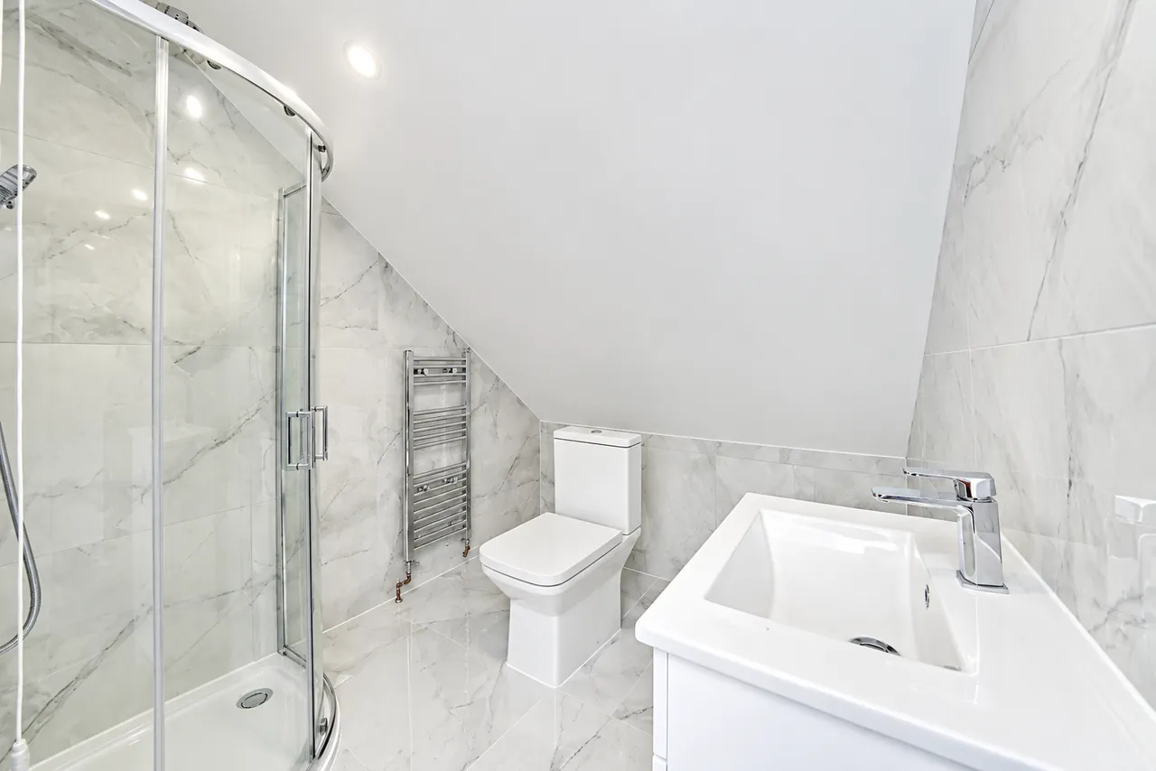 Mottingham Road, London, SE9, photo 3