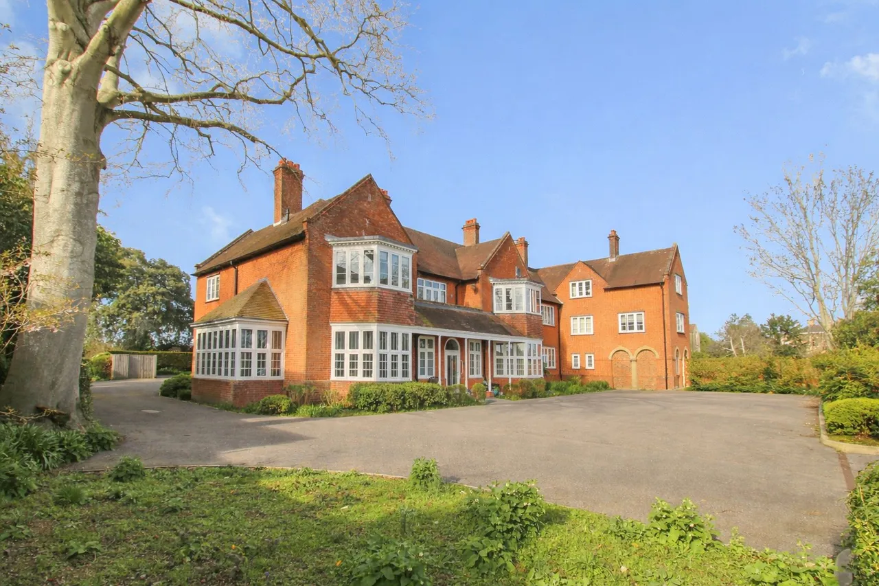 Hilperton Road, Wiltshire, photo 15