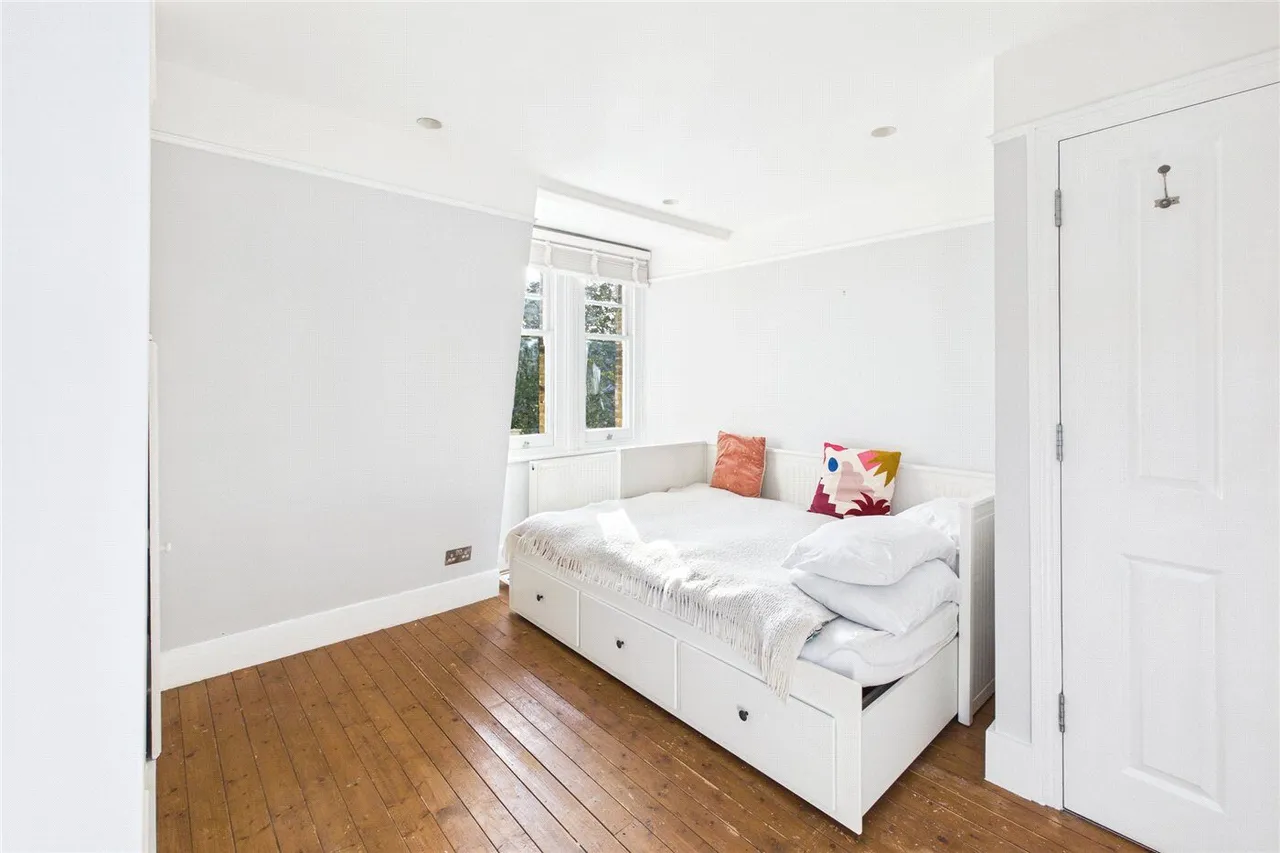 Riggindale Road, London, SW16, photo 11
