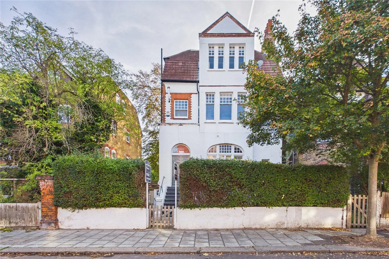 Riggindale Road, London, SW16, photo 2