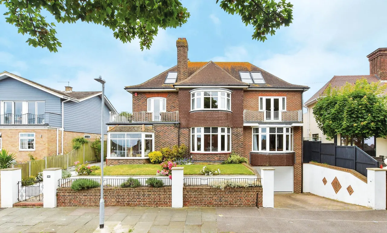 5 bed house for sale, Winterstoke Crescent, Ramsgate, CT11