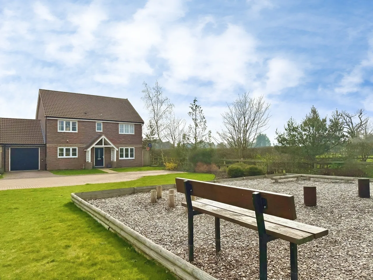 5 bed house for sale — Sunflower Croft, Upper Caldecote, Biggleswade, Bedfordshire, SG18