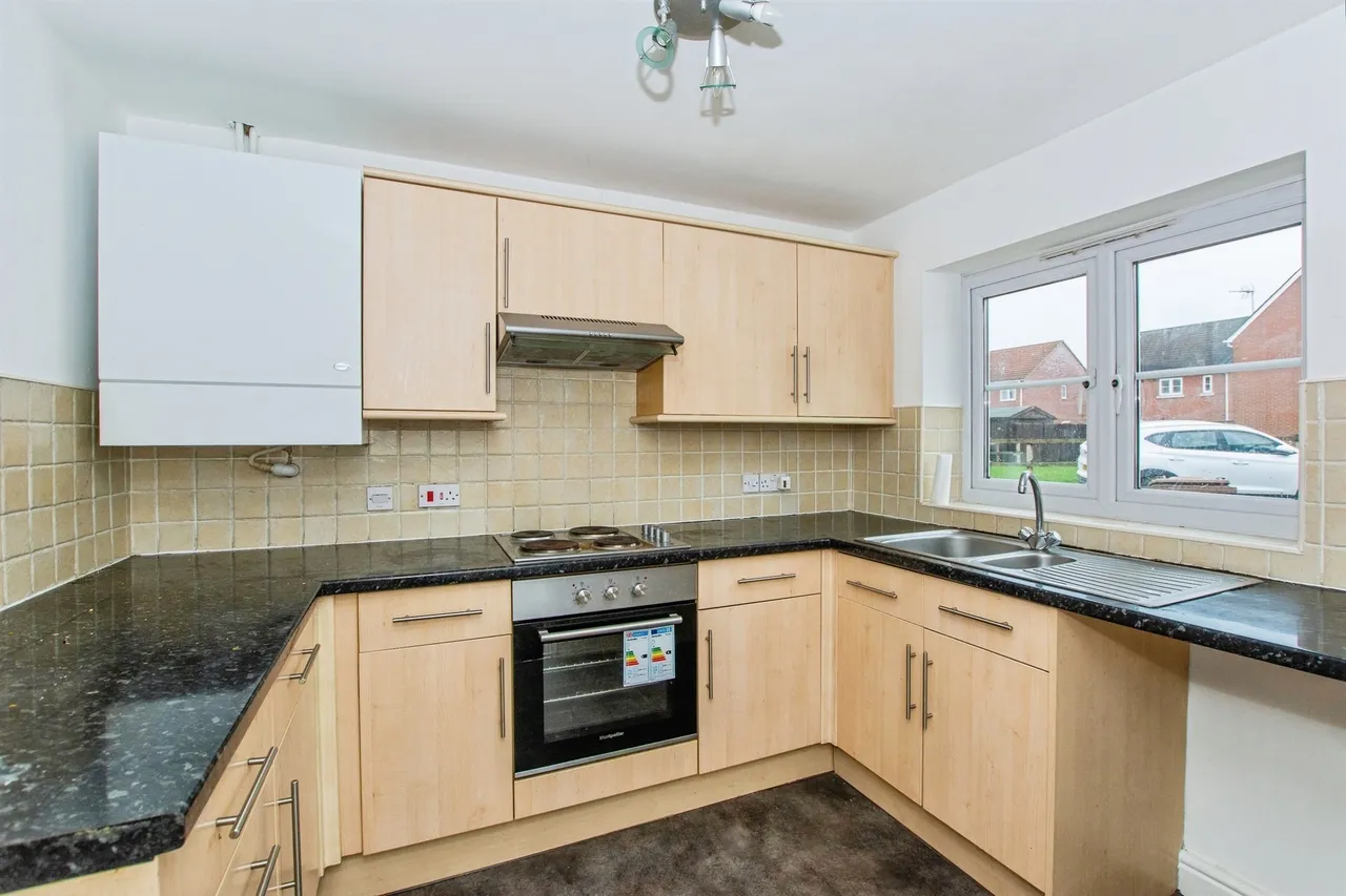 Sayers Crescent, Wisbech St. Mary, PE13, photo 2