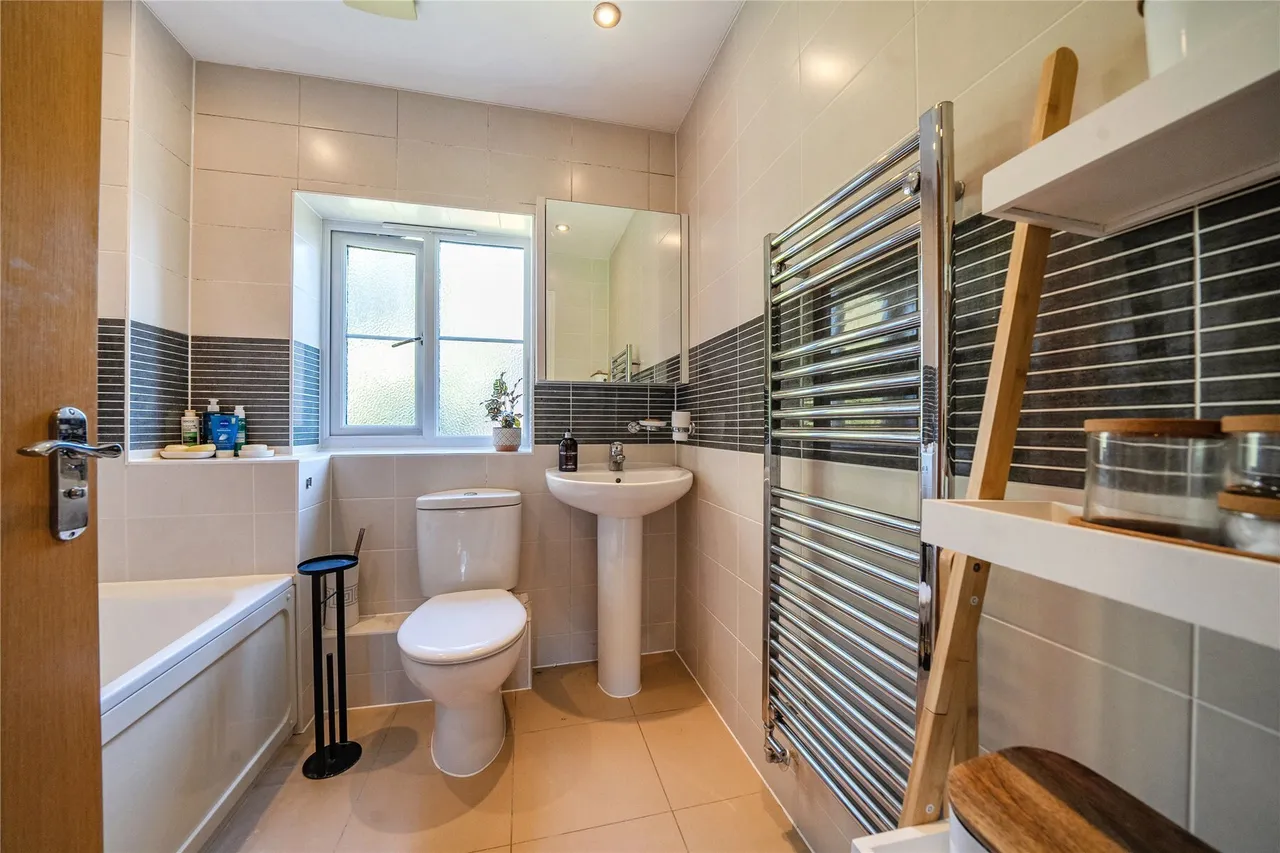 Holt Close, Chislehurst, BR7, photo 16