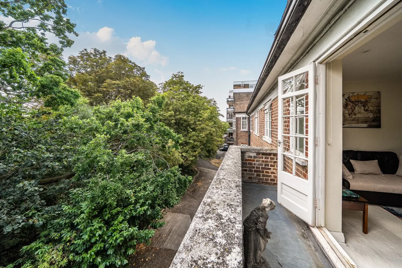 Lyttelton Road, East Finchley, N2, photo 17