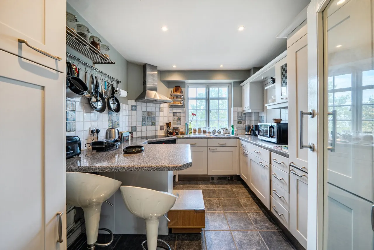 Lyttelton Road, East Finchley, N2, photo 9
