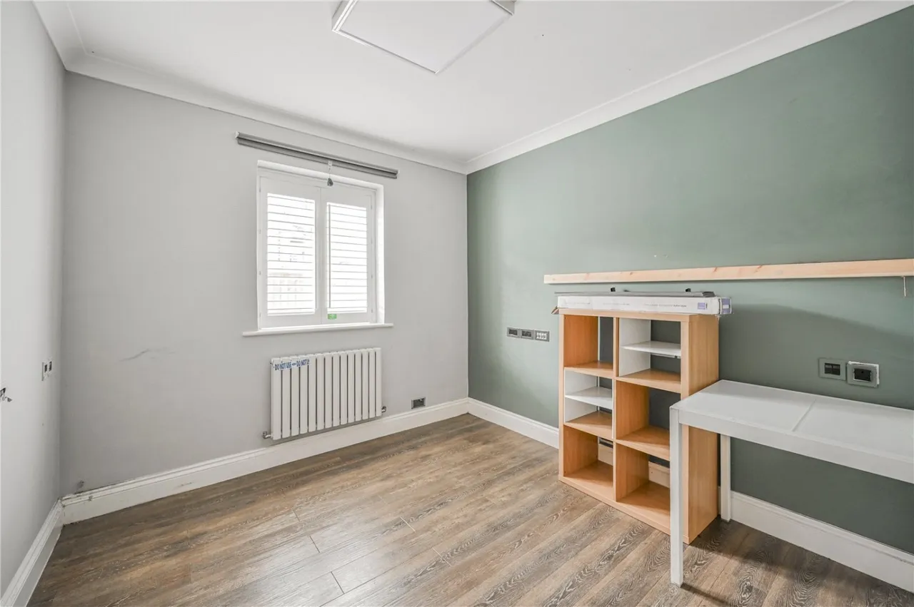 Warwick Road, London, N11, photo 8