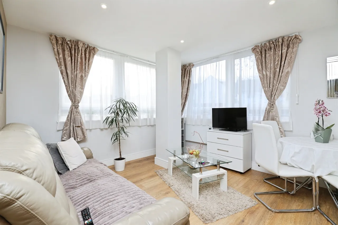 Desborough Road, High Wycombe, HP11, photo 4