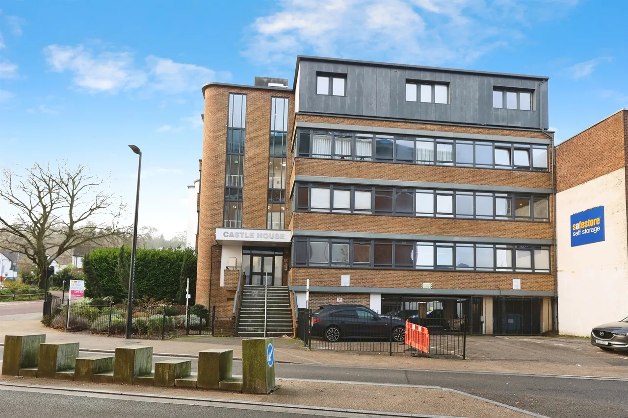 Desborough Road, High Wycombe, HP11, photo 9
