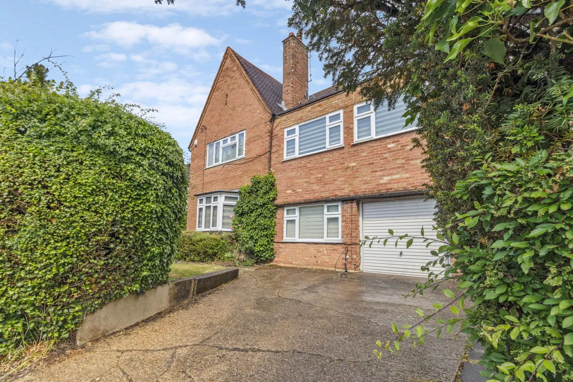 4 bed house for sale, Paines Lane, Pinner, HA5