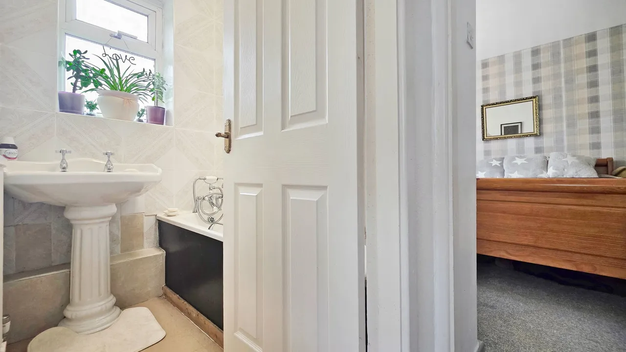 Douglas Street, Swinton, M27, photo 16