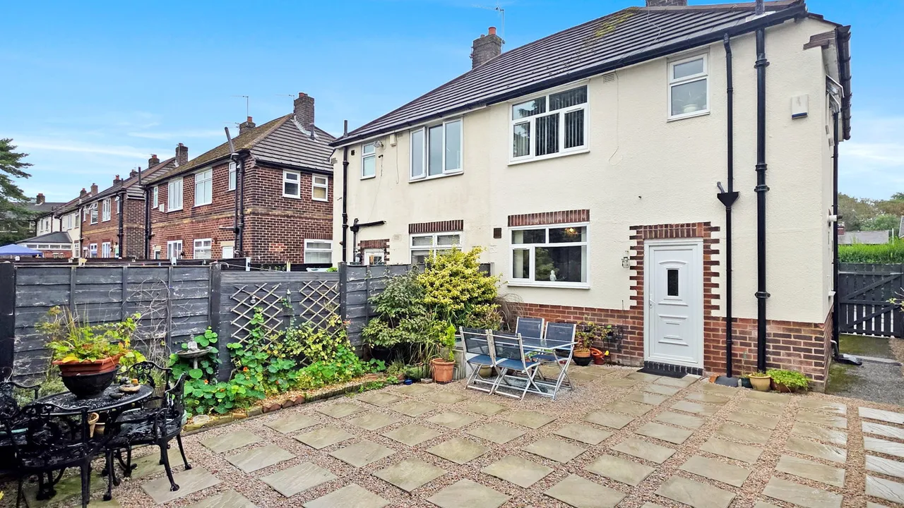 Douglas Street, Swinton, M27, photo 3