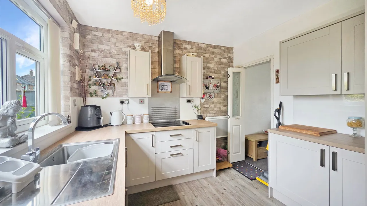 Douglas Street, Swinton, M27, photo 7