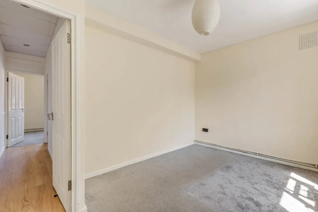 Kingswood Estate, London, Greater London, photo 12