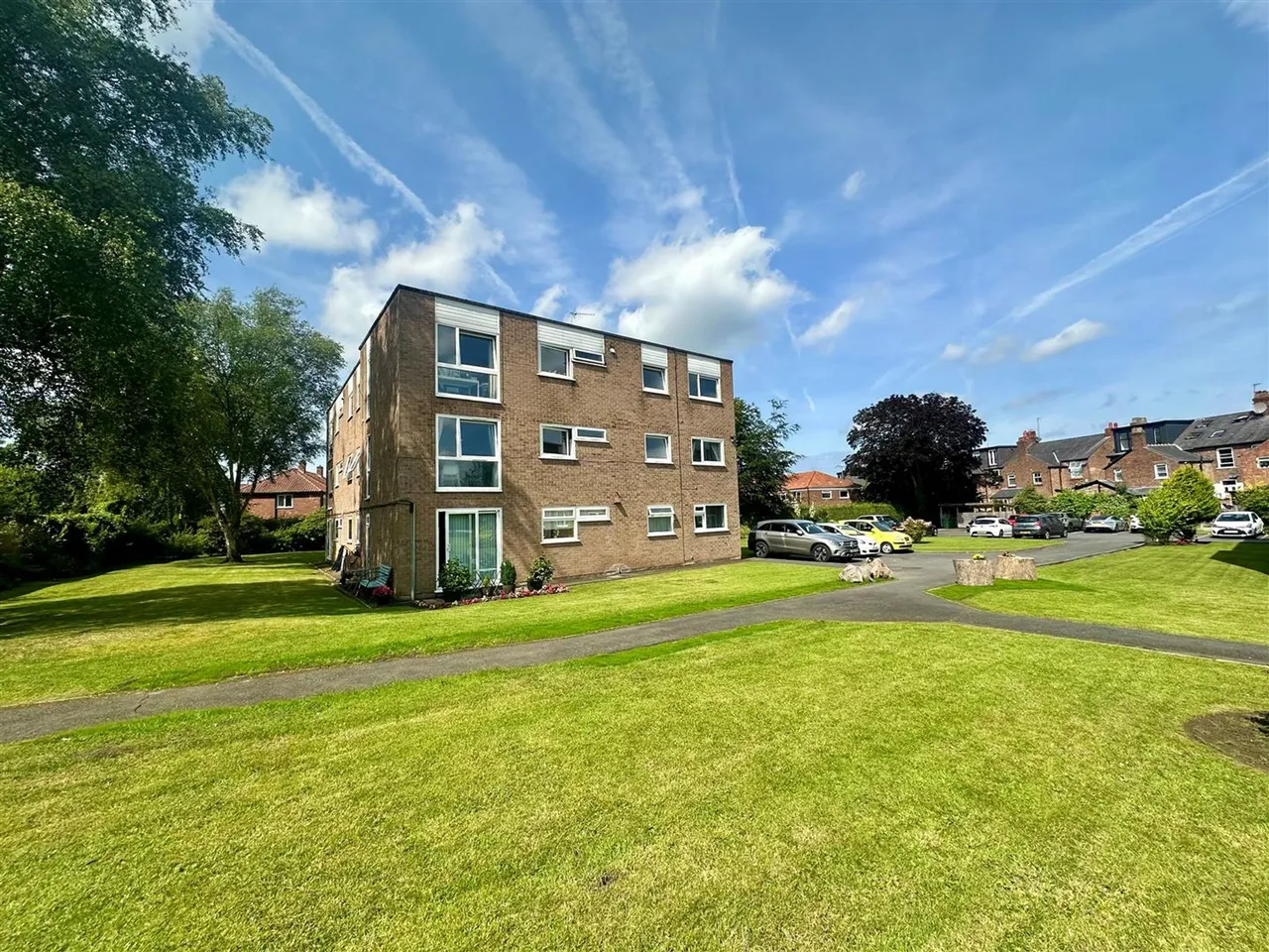 2 bed flat for sale, Grange Road, Bowdon, WA14