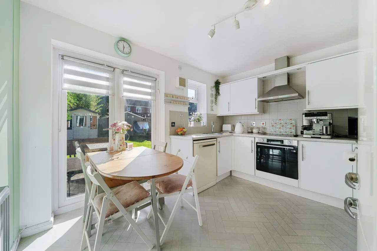 Ringway Road, Liverpool, L25, photo 4