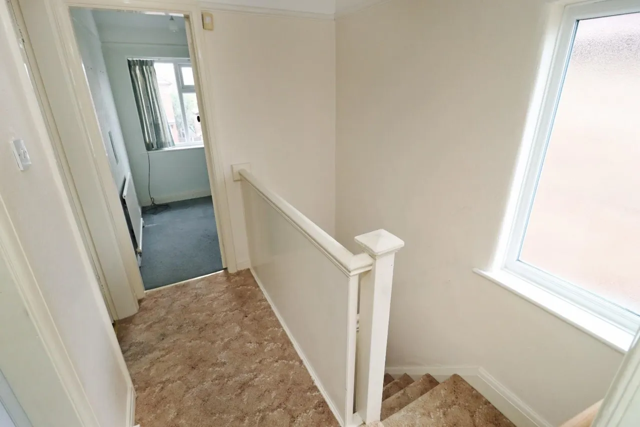 Beeston Avenue, Timperley, Cheshire WA15 7RU, photo 9
