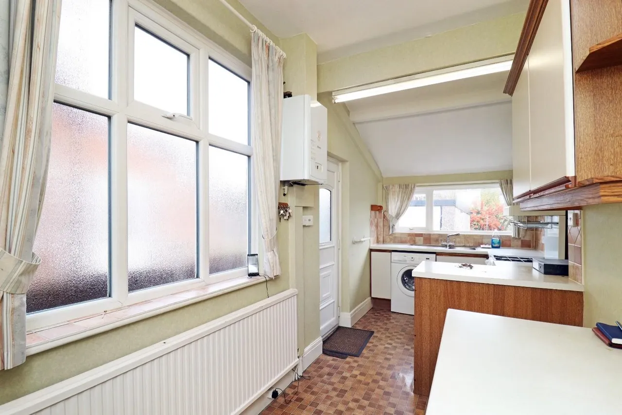 Beeston Avenue, Timperley, Cheshire WA15 7RU, photo 15