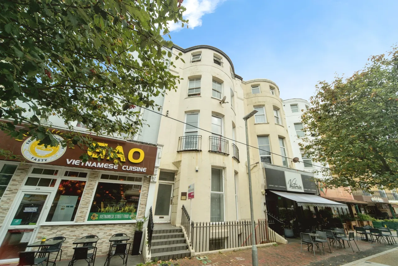 Terminus Road, Eastbourne, BN21, photo 16